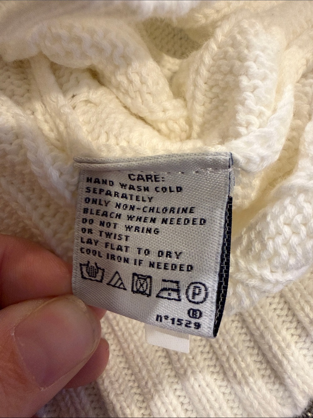 Ralph Lauren Cream Cable-Knit V-Neck Sweater with Pony Logo - Picture 4 of 4